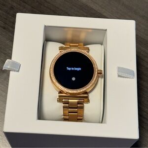 Sofie smartwatch Micheal Kors lightly used fully functional good condition